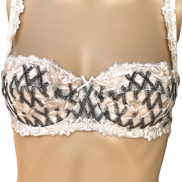 Vintage 90s Lise Charmel pink & black floral lacy bra - Picture 2 of 13